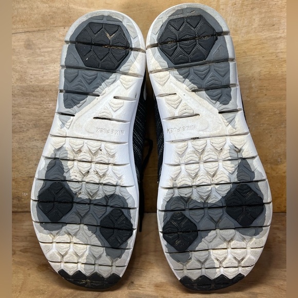 Nike Flex Adapt TR Womens Size 8.5 Running Shoes Sneakers Black White 831579-001 - Picture 7 of 8